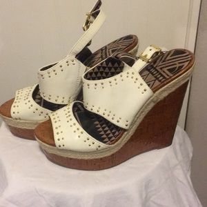 Jessica Simpson Size Six Shoe